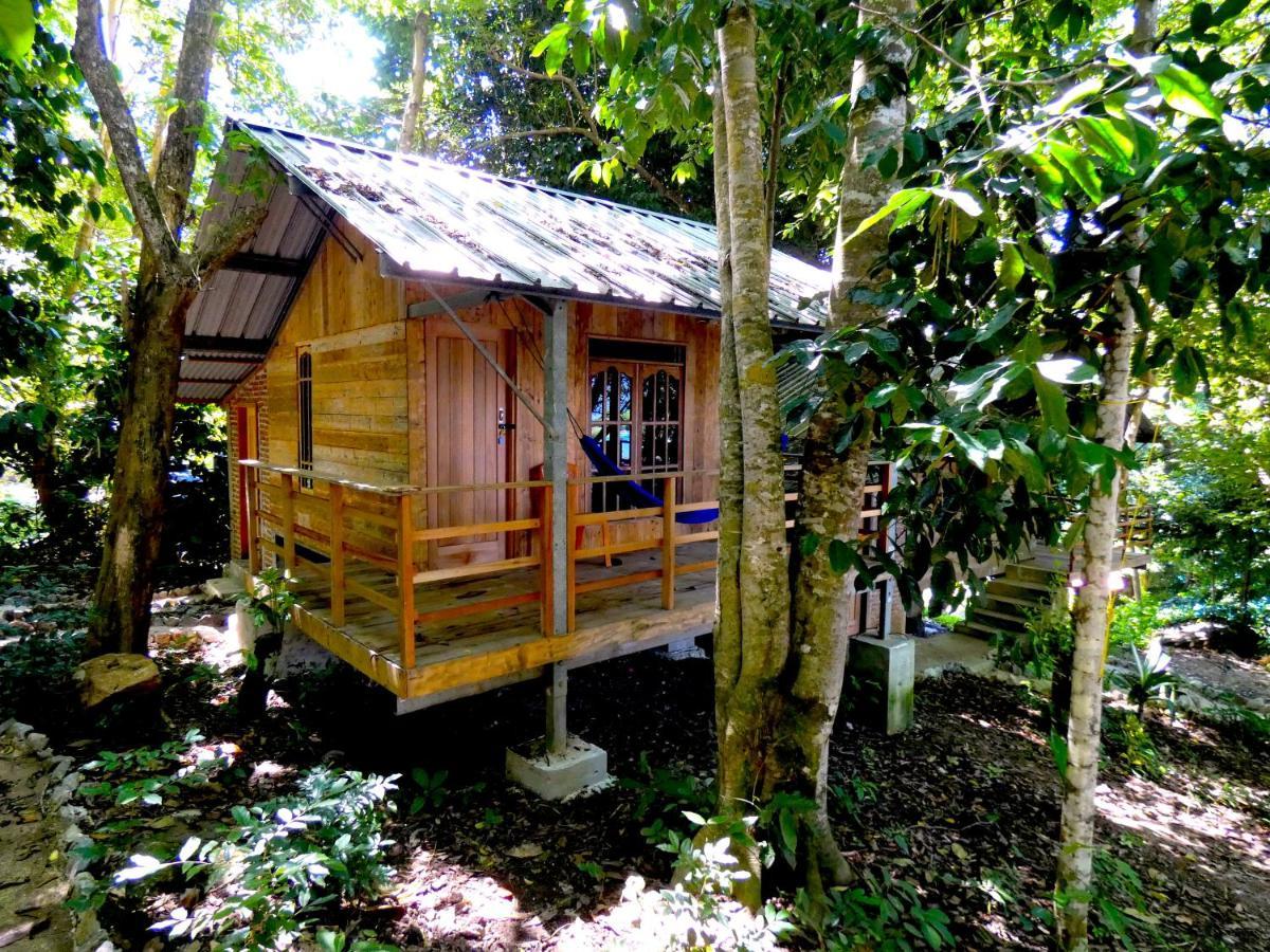 Olala Cafe & Bungalows Сабанг Екстериор снимка