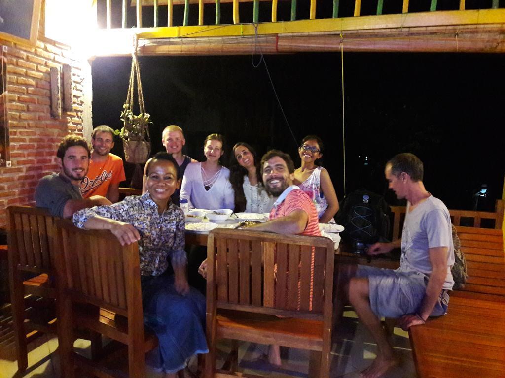 Olala Cafe & Bungalows Сабанг Екстериор снимка